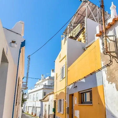 One Bedroom House In Centre Of *